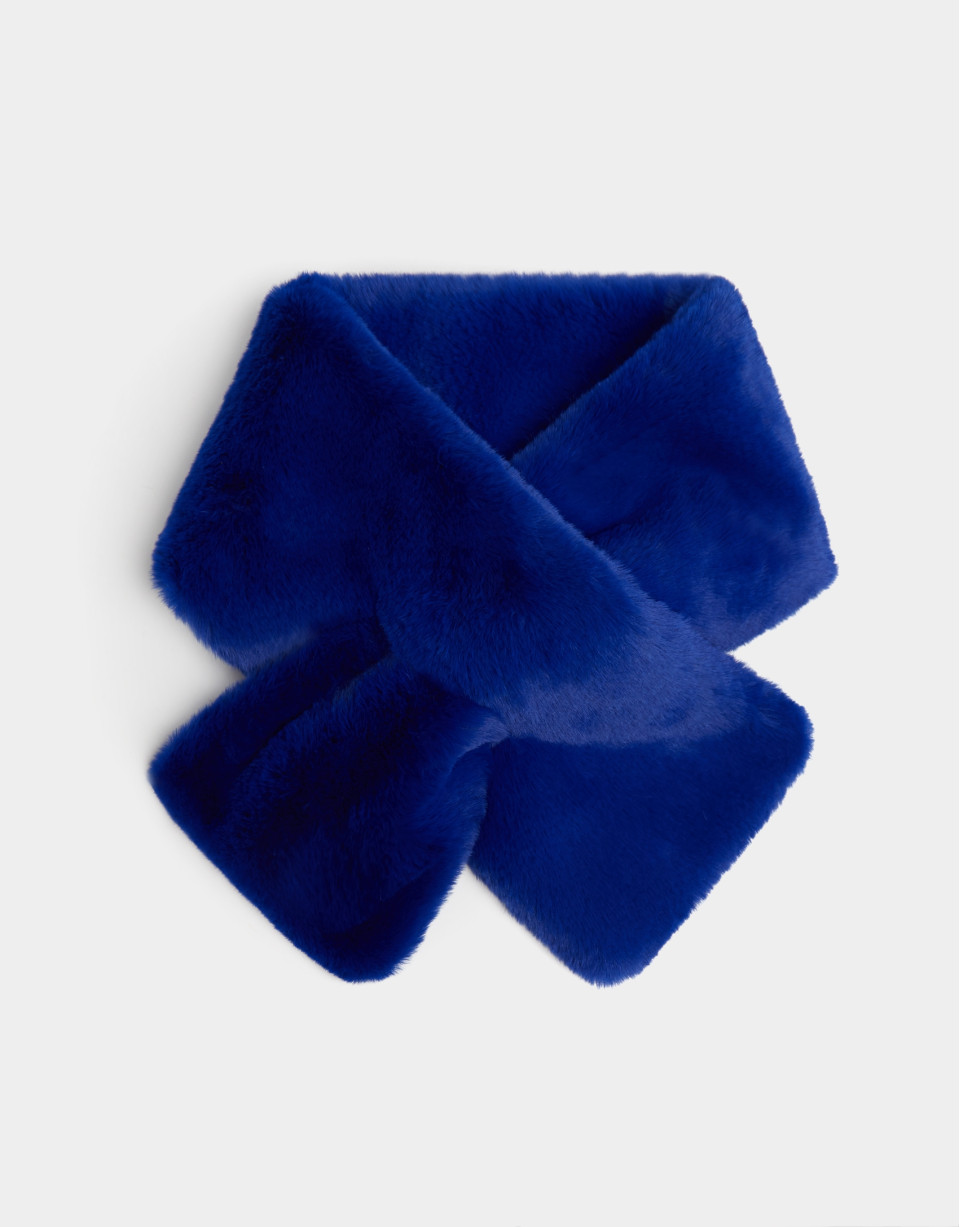 Blue fur collar