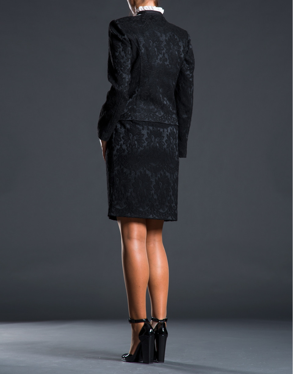 Chaqueta corta cruzada negra