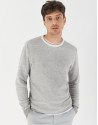 Jersey gris cuello contraste blanco