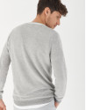 Jersey gris cuello contraste blanco
