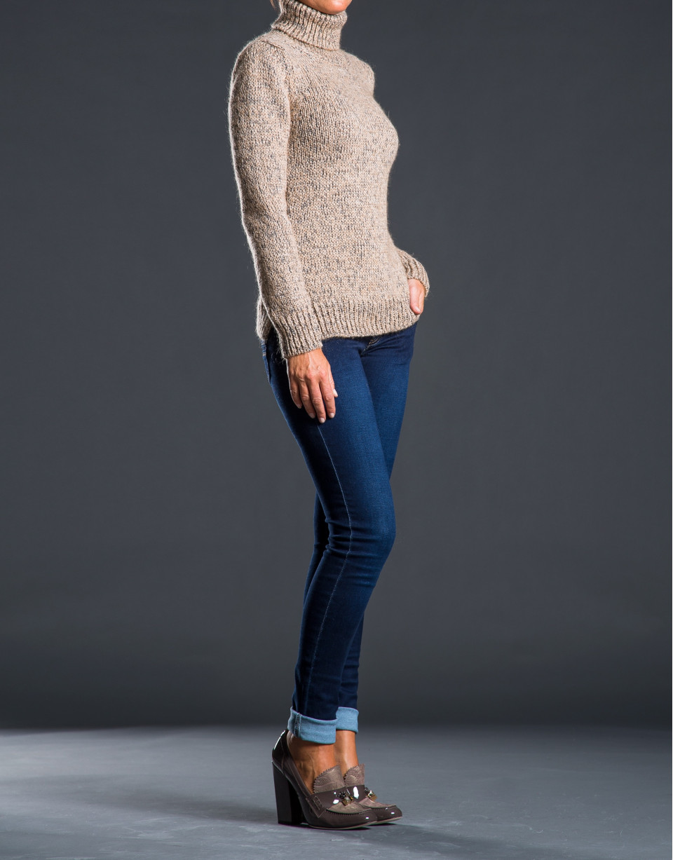 Heavy knit beige sweater 