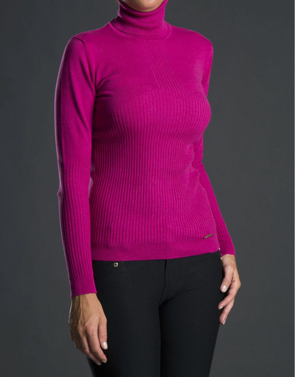 Fine knit fuchsia sweater 