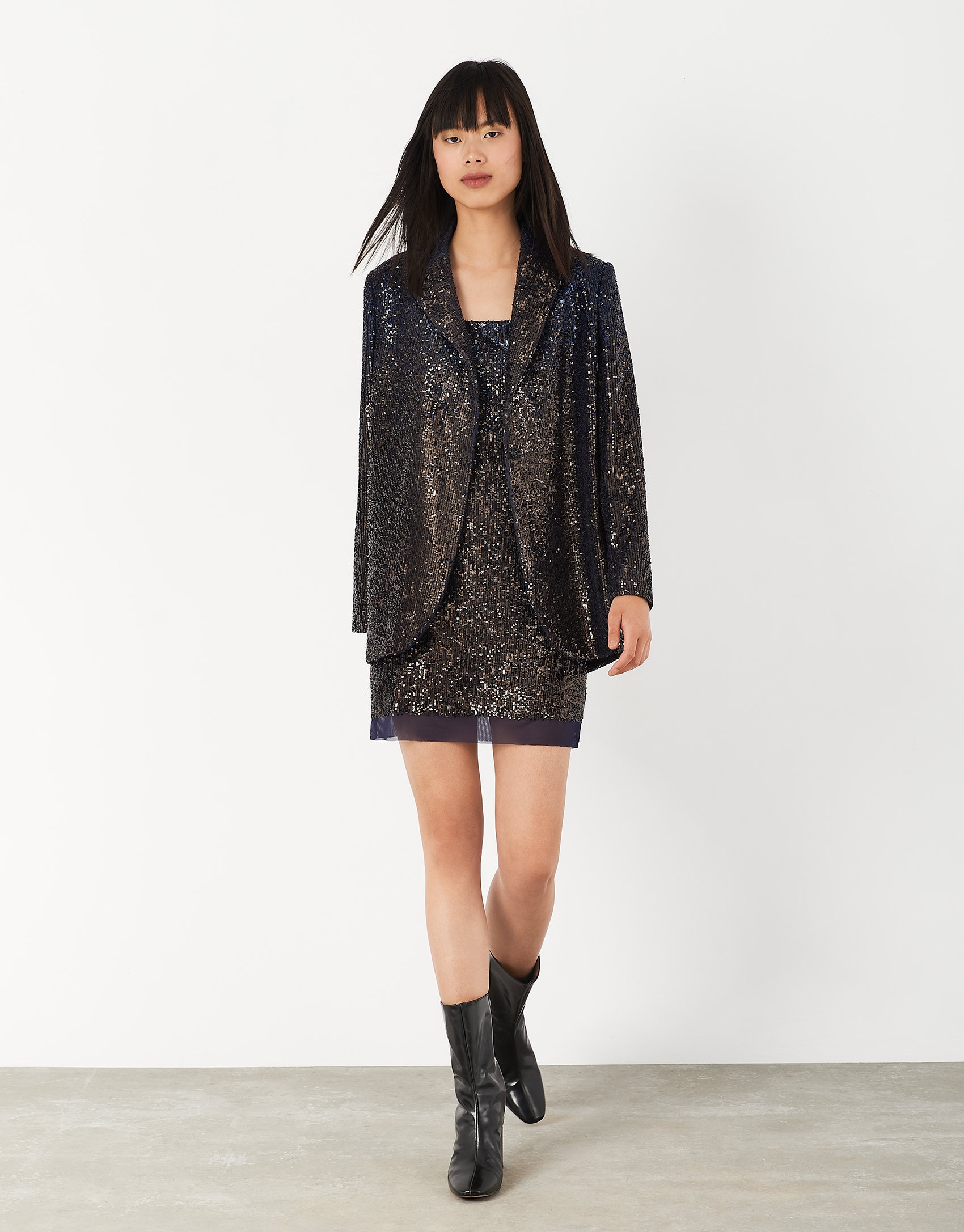 Midnight blue dress with spaghetti straps and... | Roberto Verino
