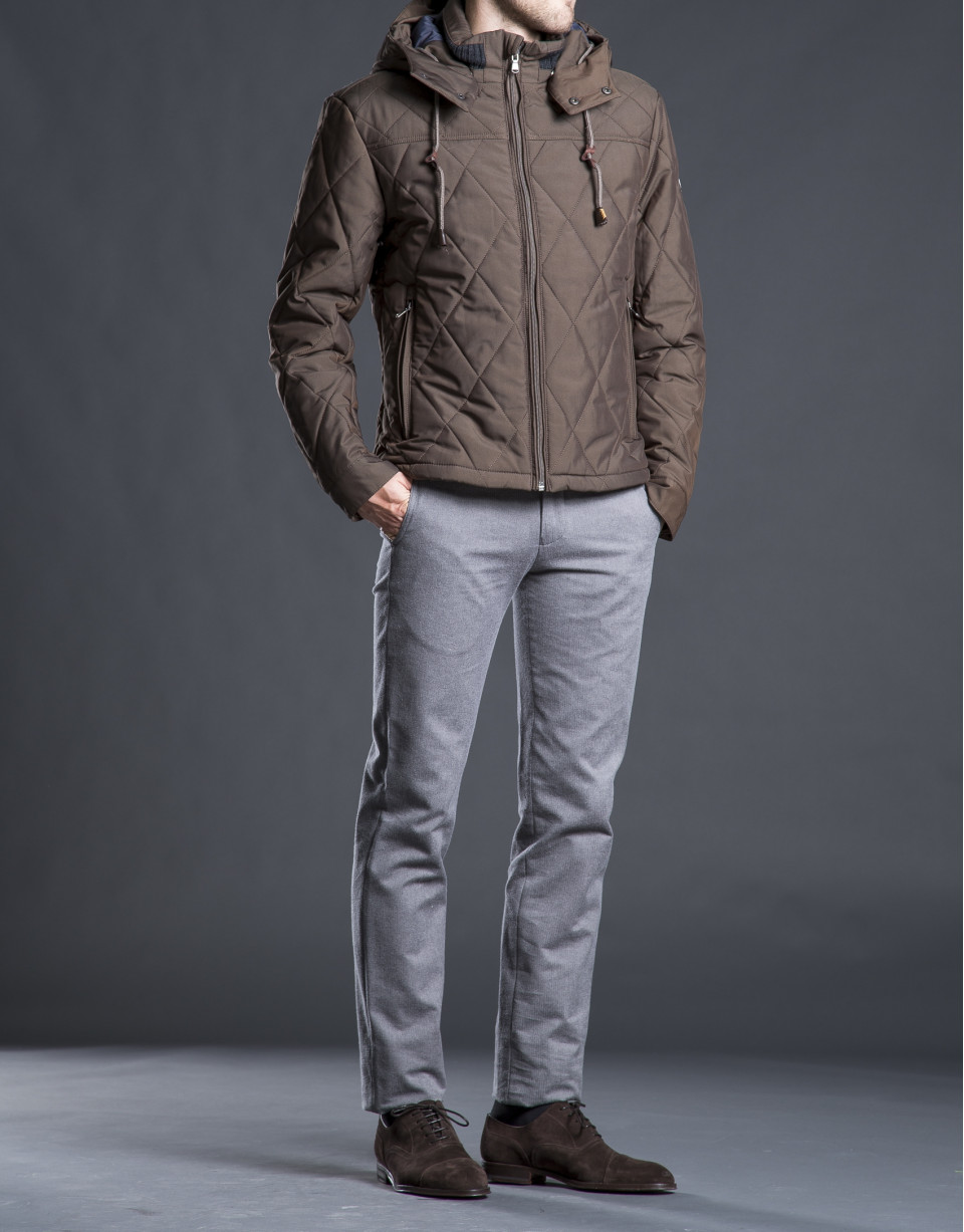 Deportiva capucha marrón