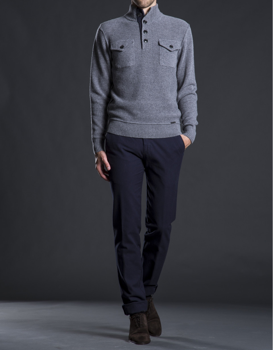 Gray turtle neck sweater with pockets 