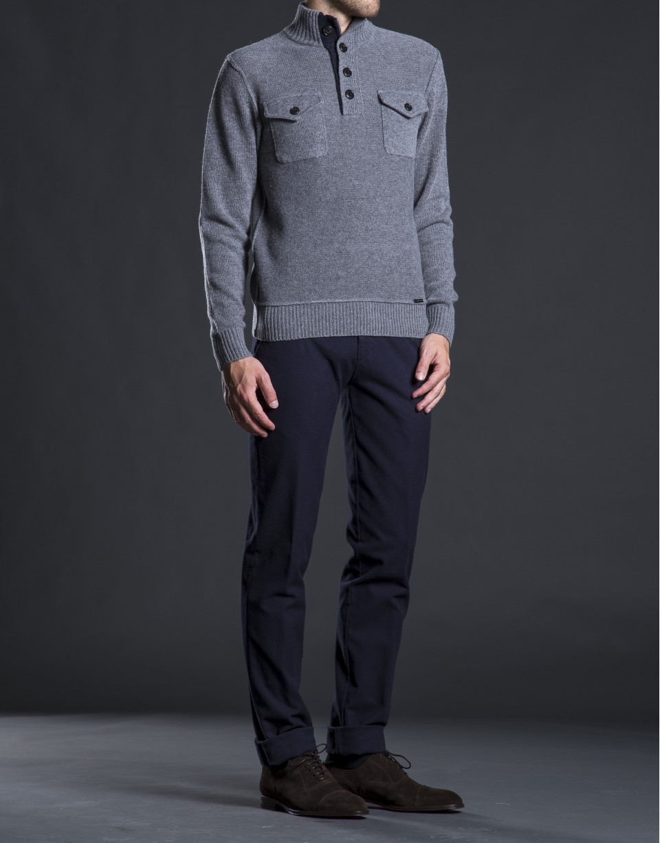 Gray turtle neck sweater with pockets 