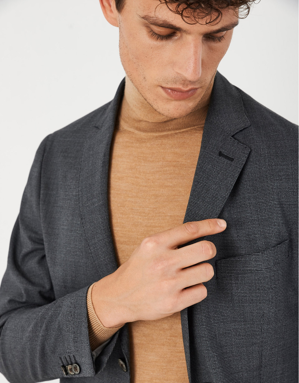 Camel wool turtle neck sweater - Man - AW2021 | Roberto Verino