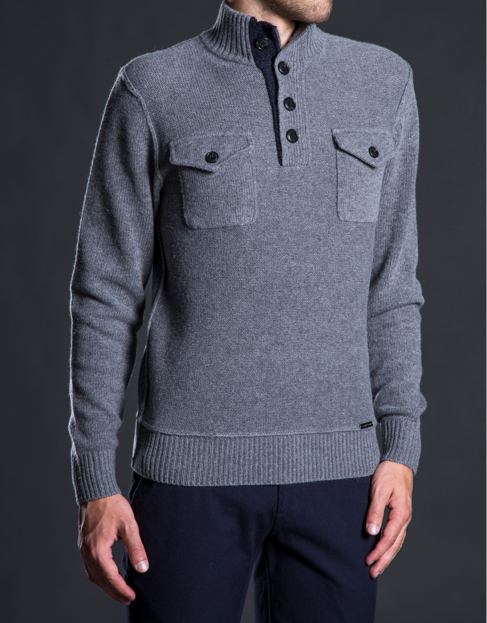Gray turtle neck sweater with pockets 