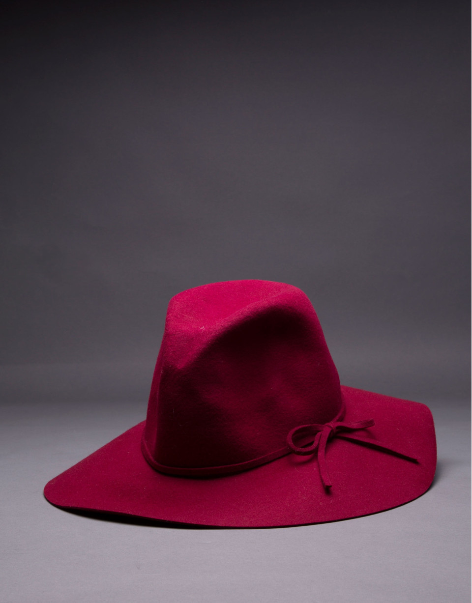 Sombrero en fieltro burdeos