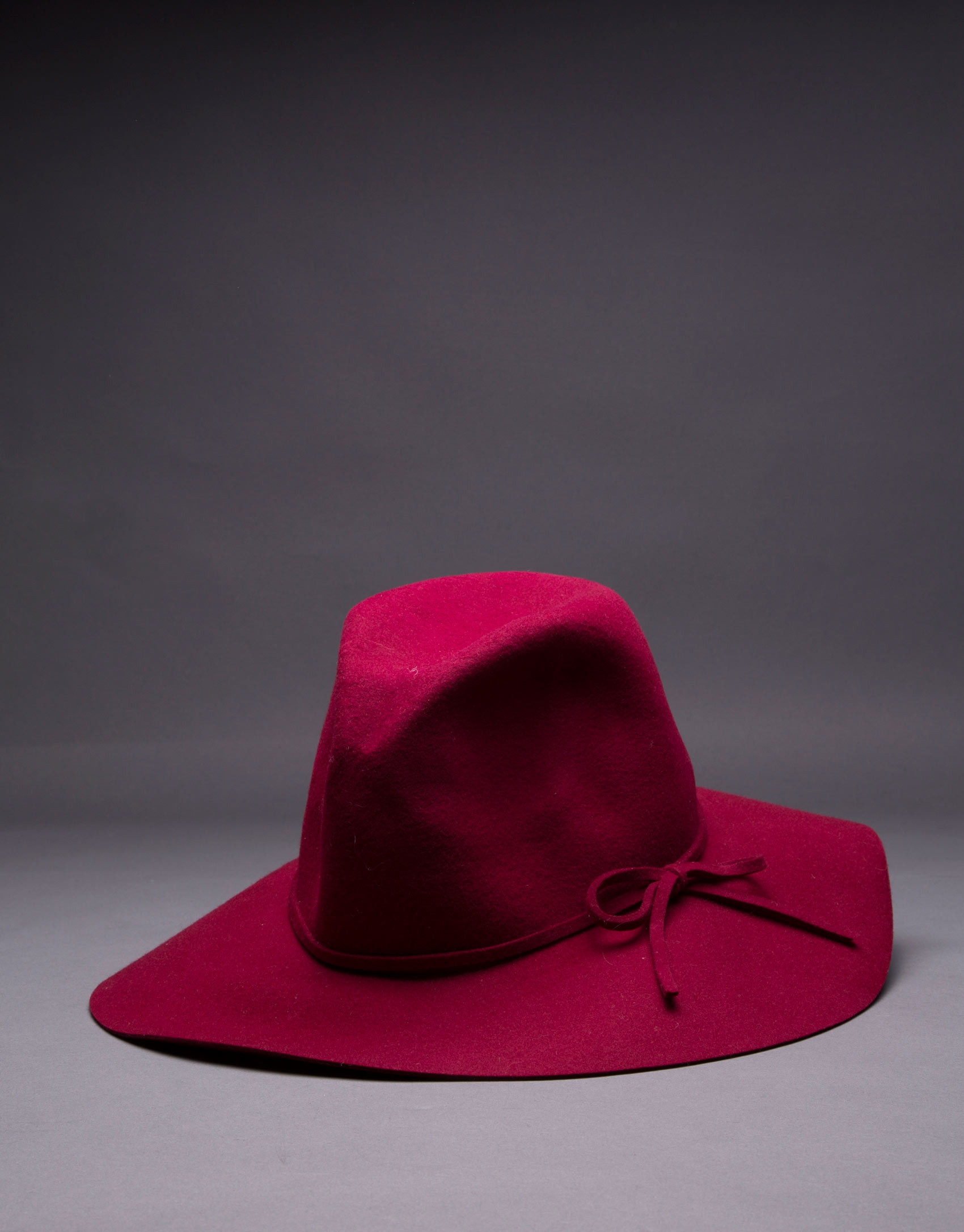 Sombrero en fieltro burdeos