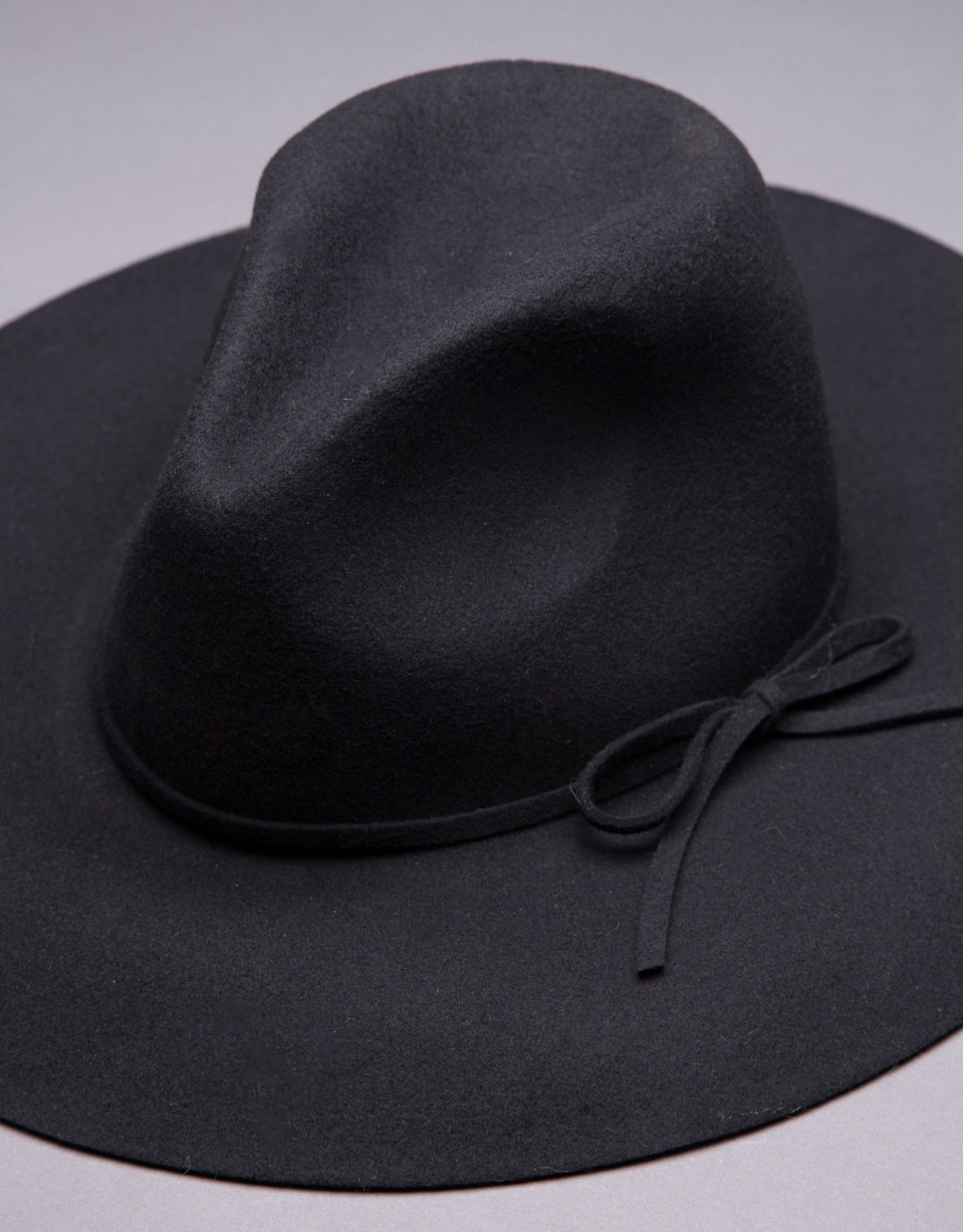Black felt hat 