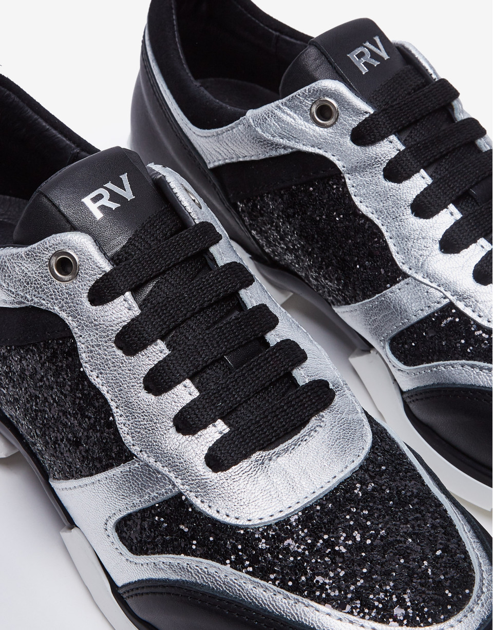 Deportiva piel gris y glitter