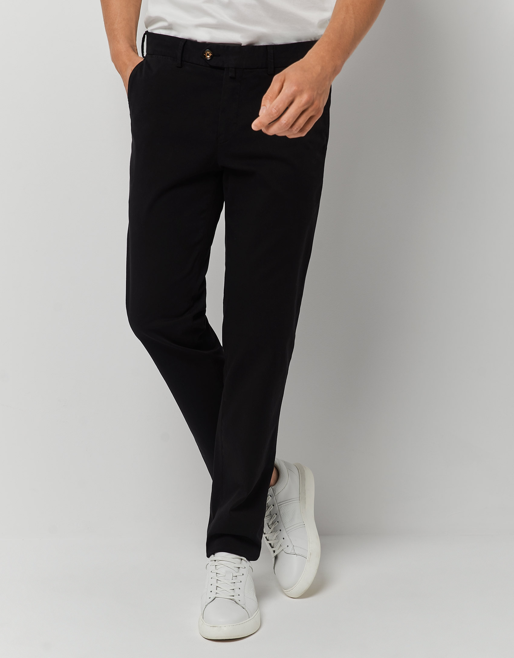 Pantalón chino tintado negro - Hombre - OI2022 | Roberto Verino