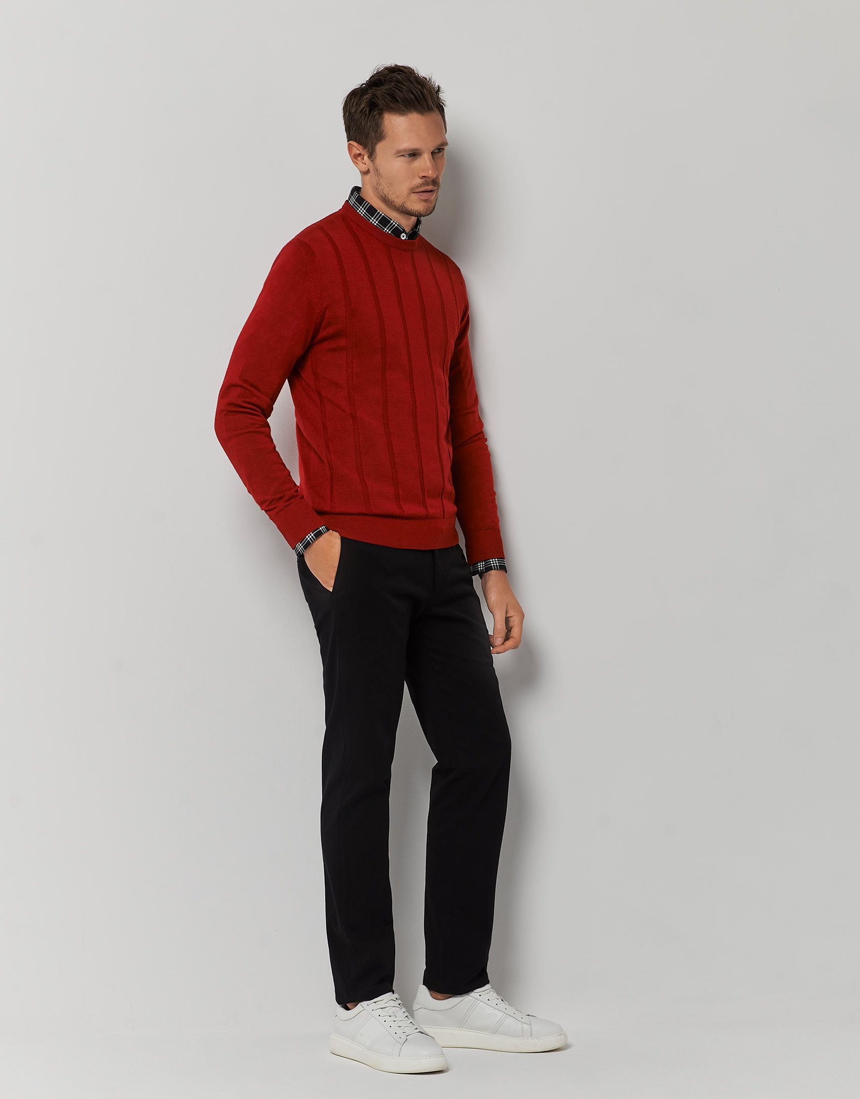 Jersey canalé ancho rojo - Hombre - OI2022 | Roberto Verino