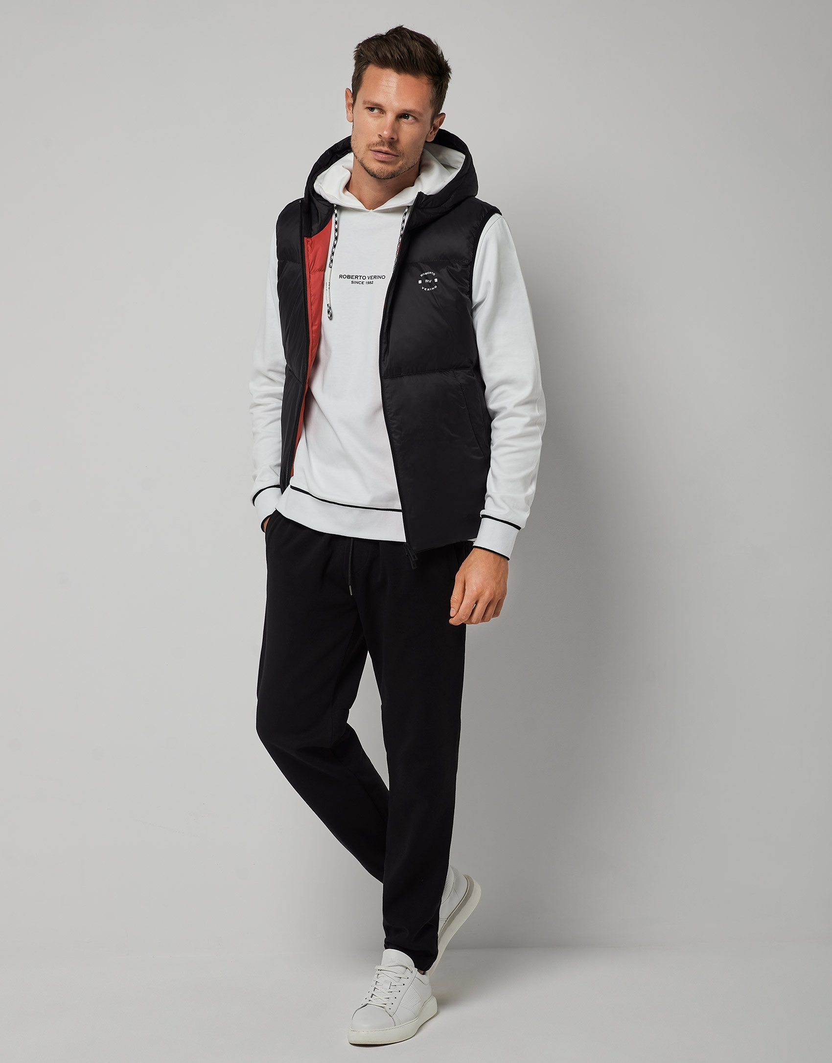 White felt sweatshirt with a design on the chest | Roberto Verino