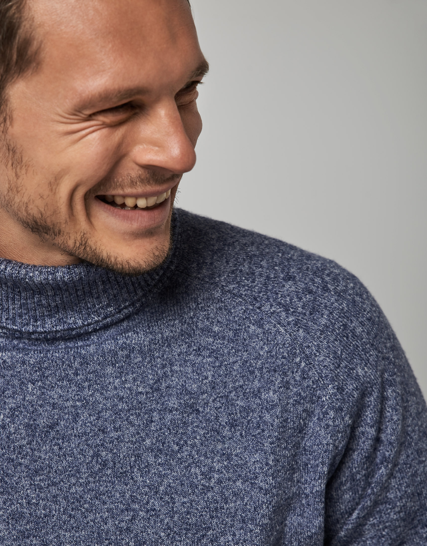 Two-tone blue wool sweater with high collar | Roberto Verino