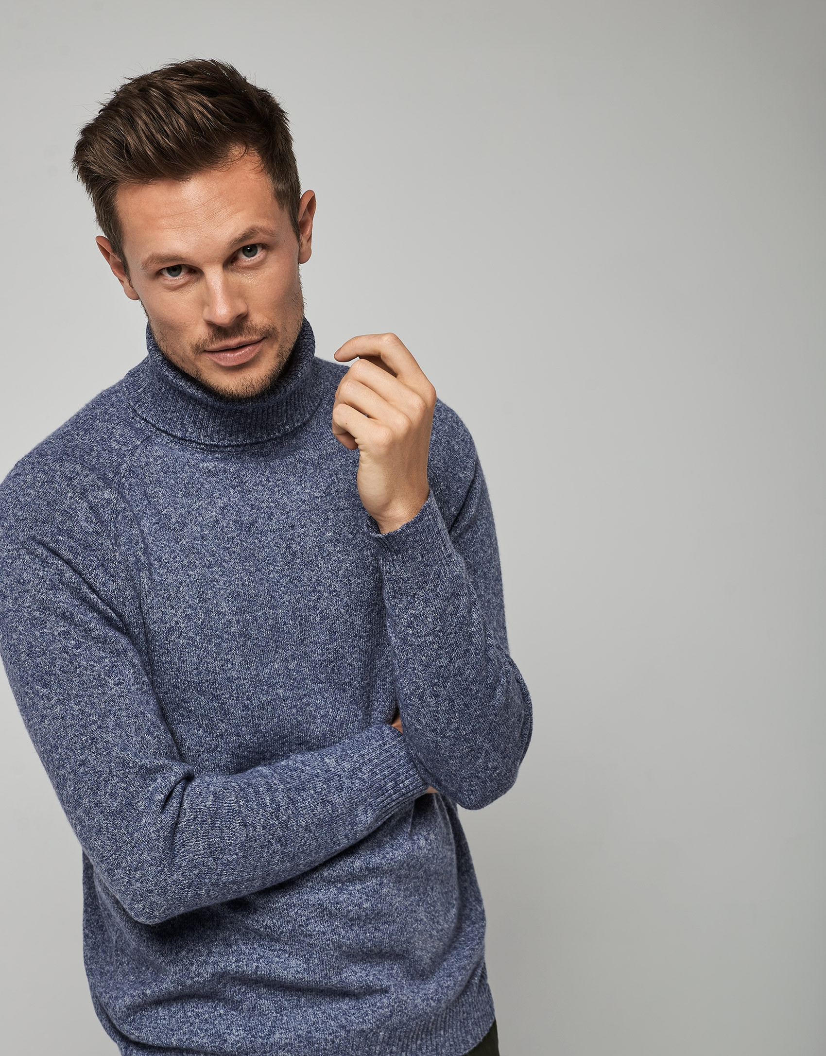 Two-tone blue wool sweater with high collar | Roberto Verino