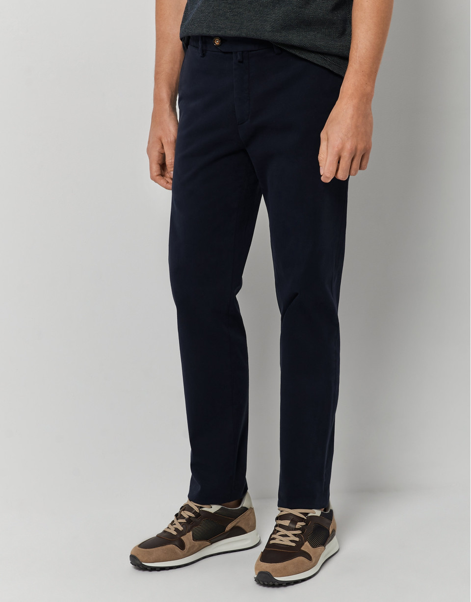 Navy blue dyed chino trousers - Man - AW2022 | Roberto Verino