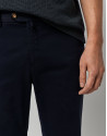 Pantalón chino tintado marino - Hombre - OI2022 | Roberto Verino