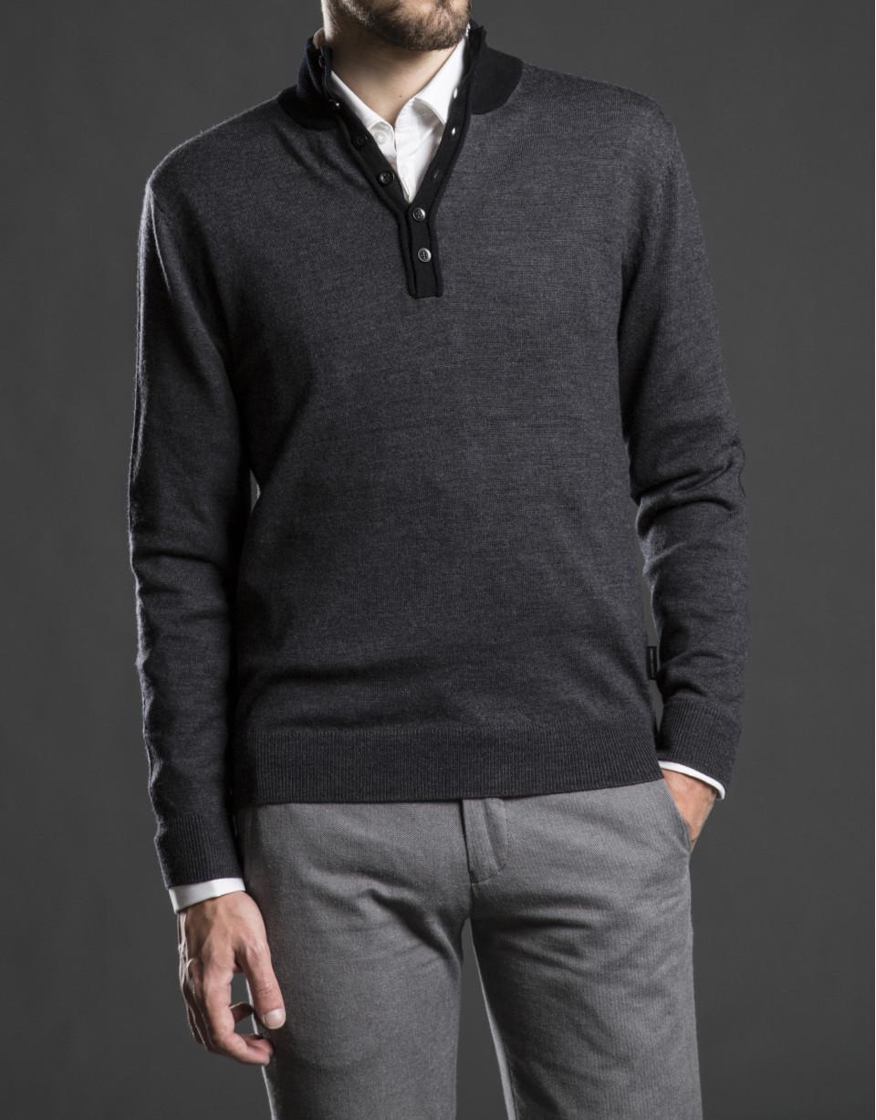 Jersey cuello cisne gris botones