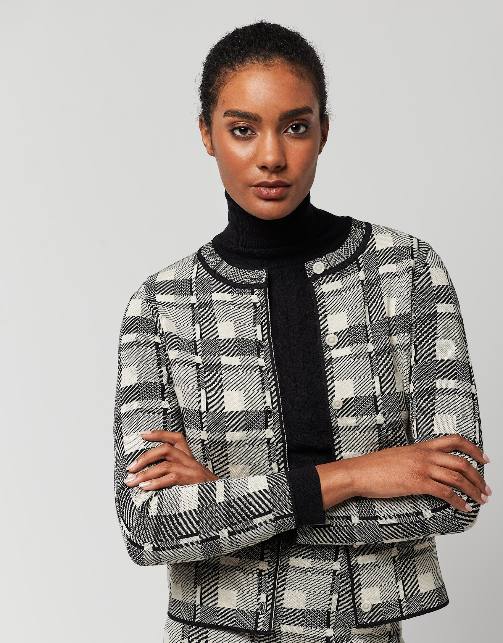 Black checked knit jacket  - Woman - AW2022 | Roberto Verino