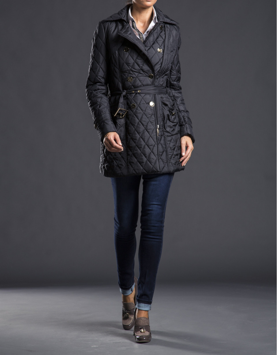 Trench negro acolchado cruzado