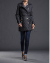 Trench negro acolchado cruzado