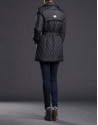 Trench negro acolchado cruzado