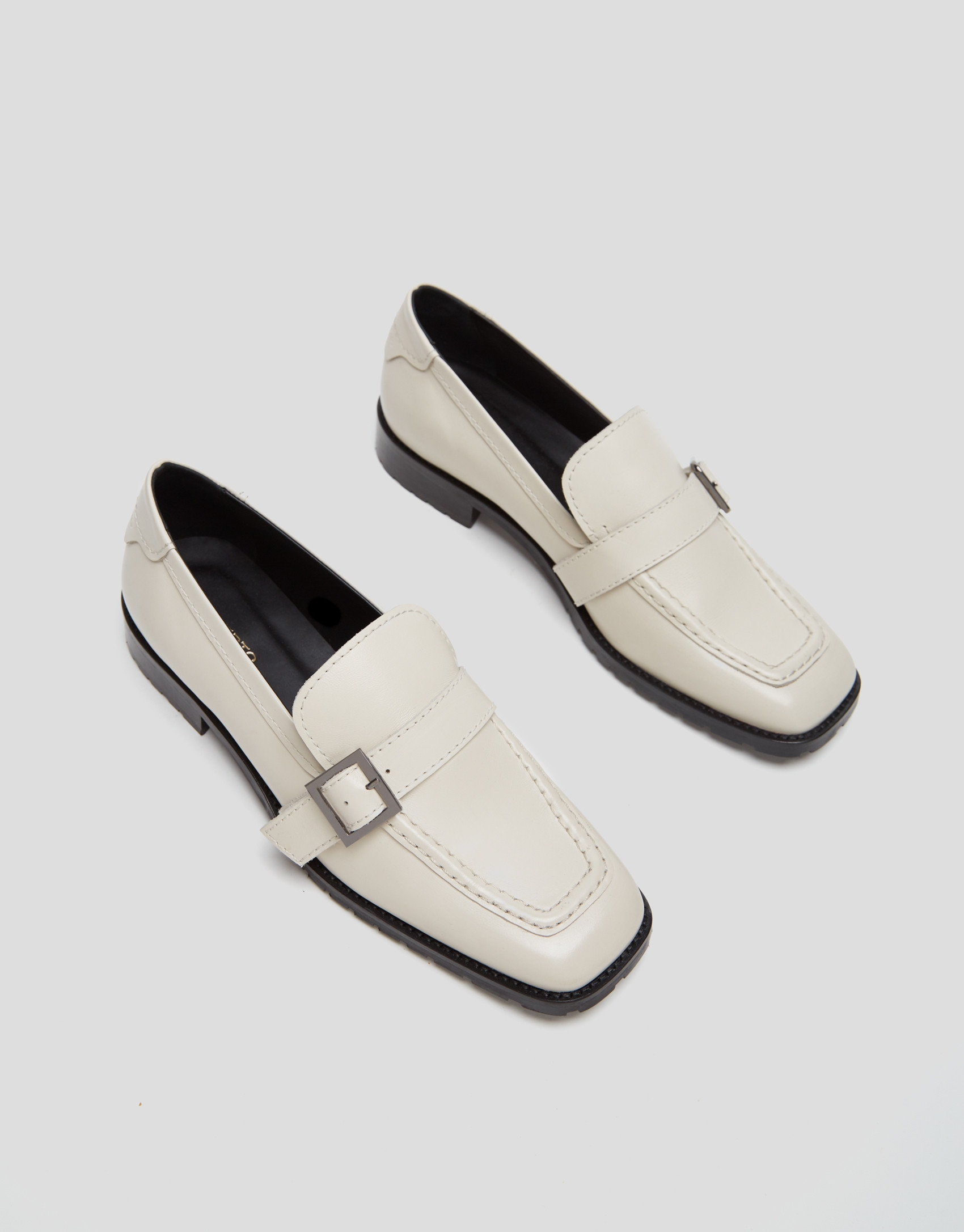 Zapato mocasín piel cruda