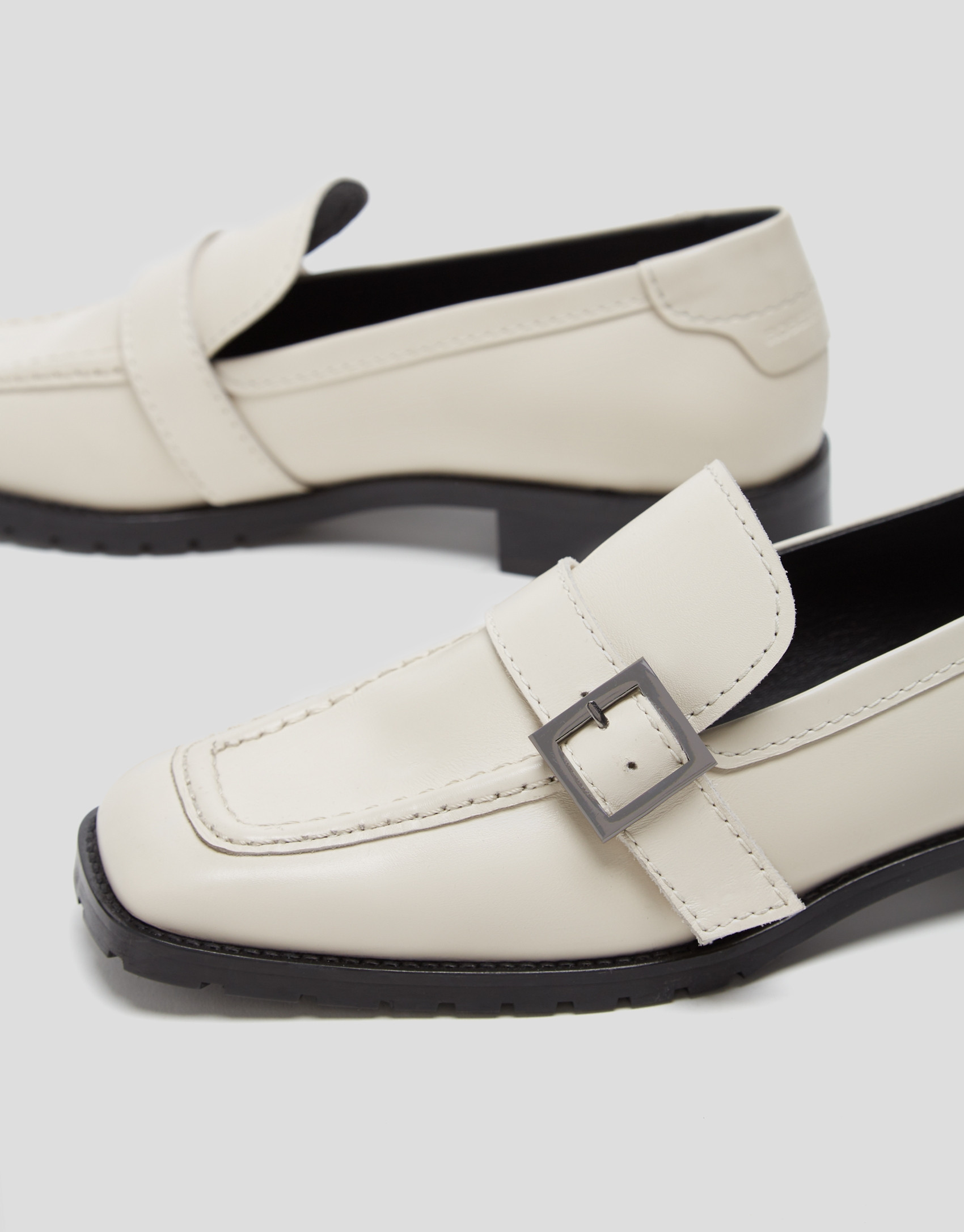 Zapato mocasín piel cruda