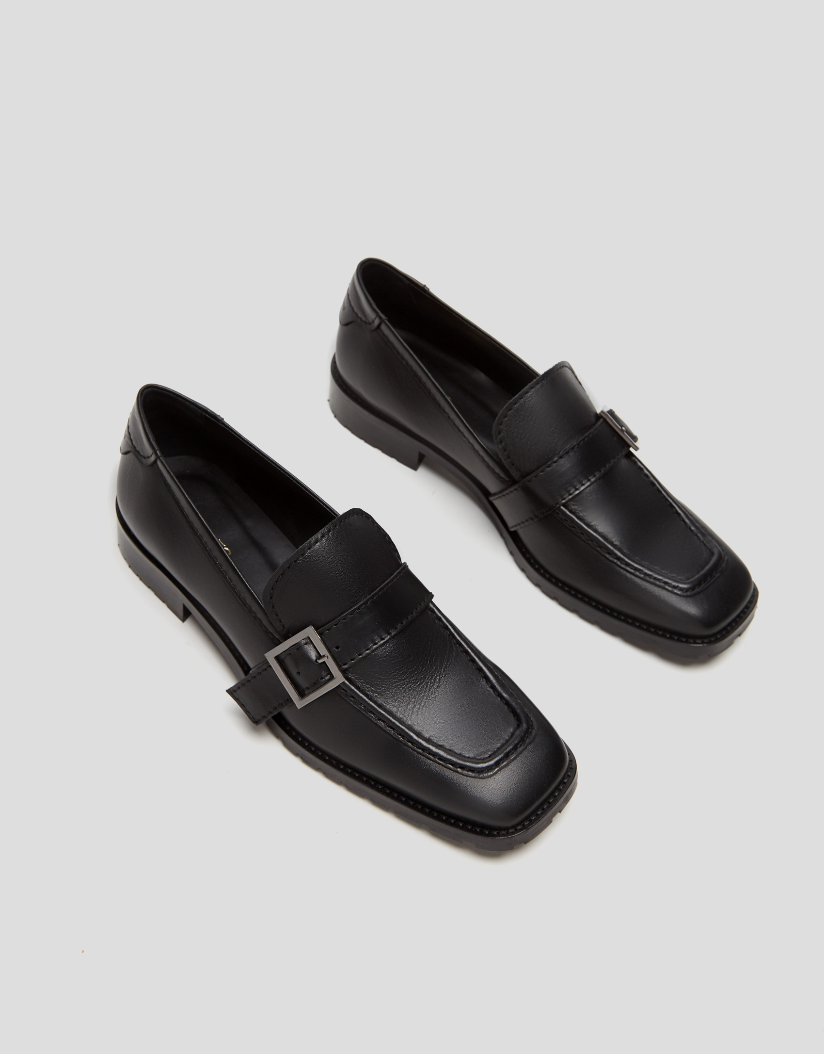 Zapato mocasín piel negra