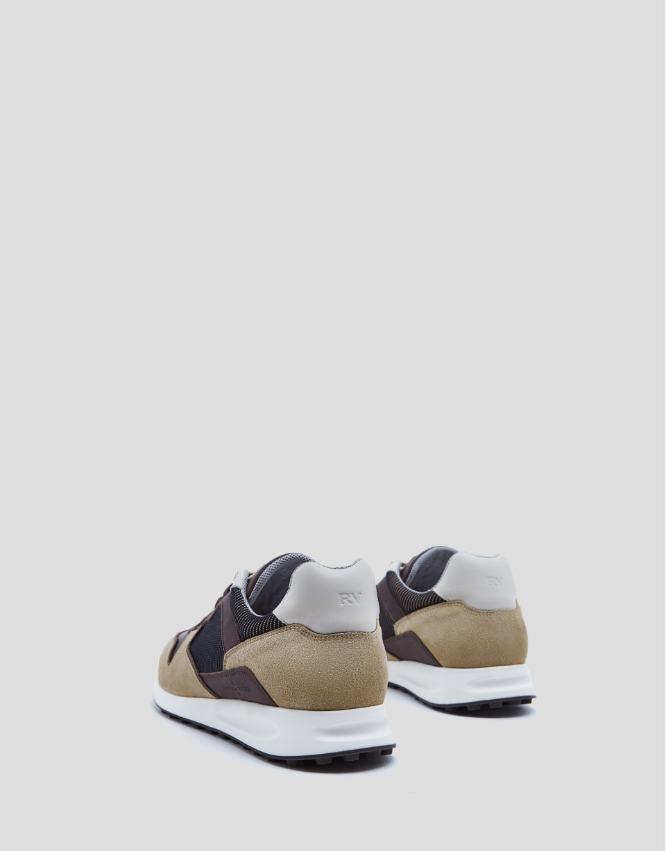 Zapatilla deportiva tonos marrones