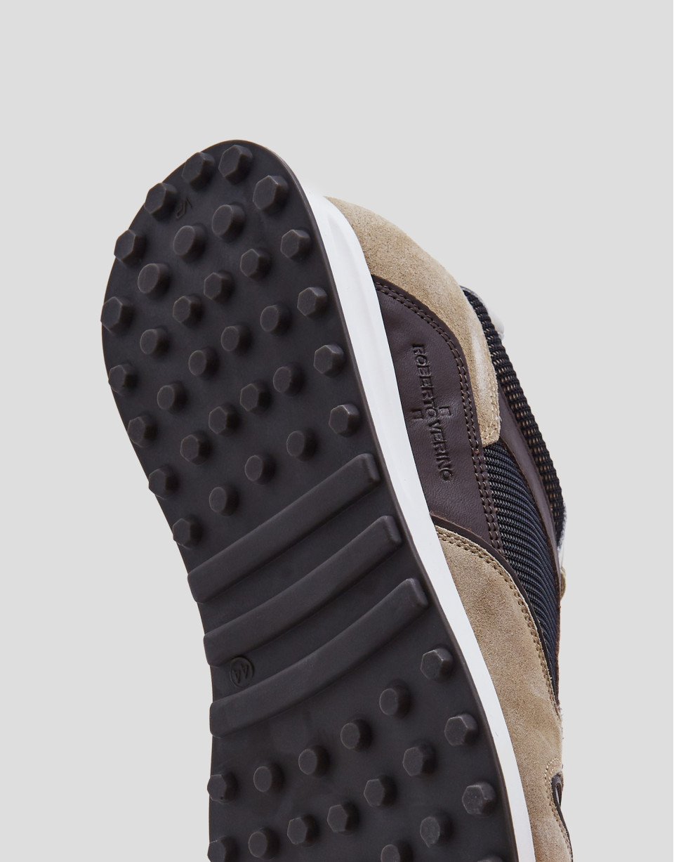 Zapatilla deportiva tonos marrones
