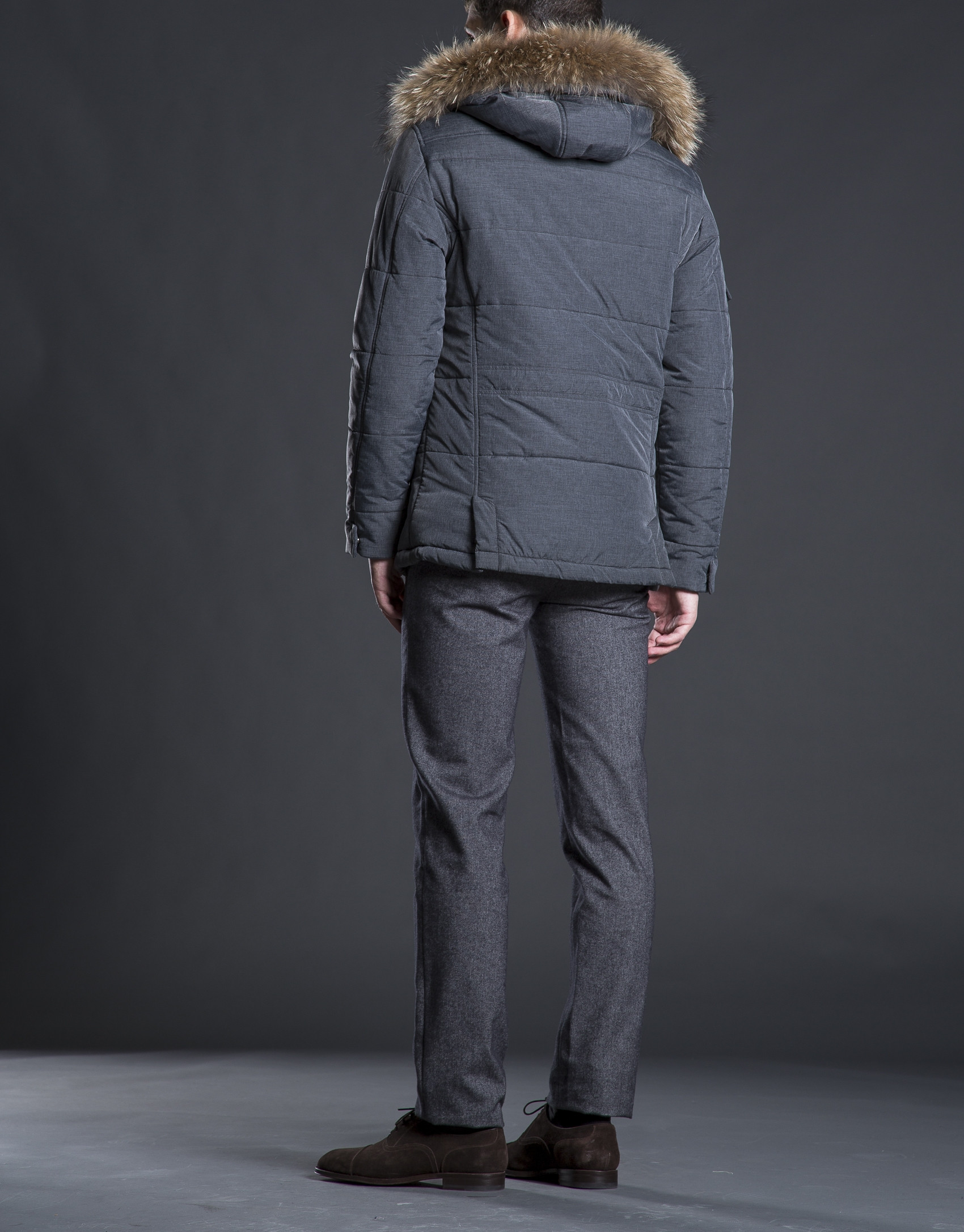 Deportiva capucha pelo gris