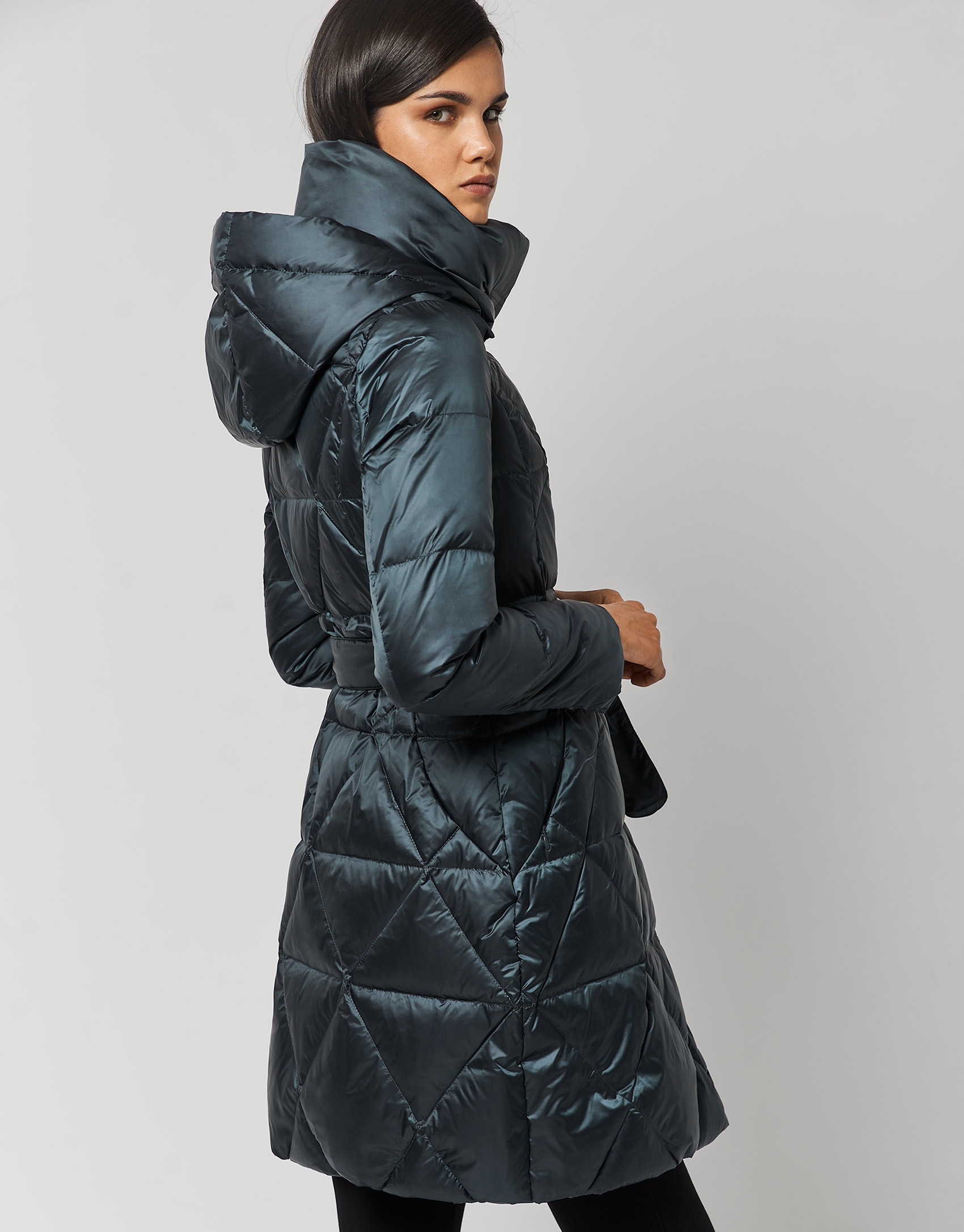 Long green quilted coat with hood - Woman | Roberto Verino