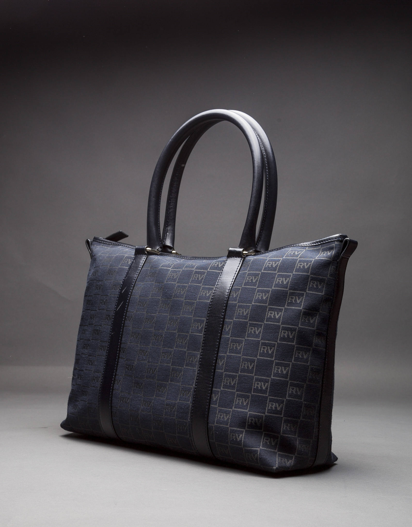 MÓNICA NEGRO: Shopping jacquard logo RV y piel