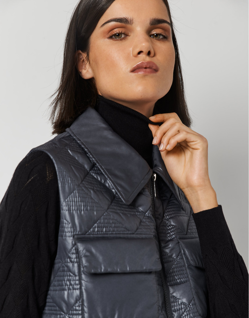 Black tech fabric vest with four pockets | Roberto Verino