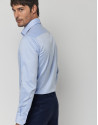 Camisa vestir regular fit sarga celeste