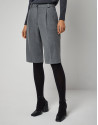 Pantalón bermuda crepé gris