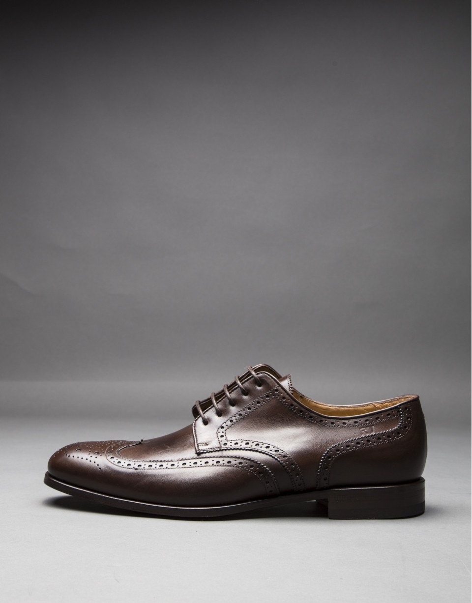 Brown oxford leather shoe