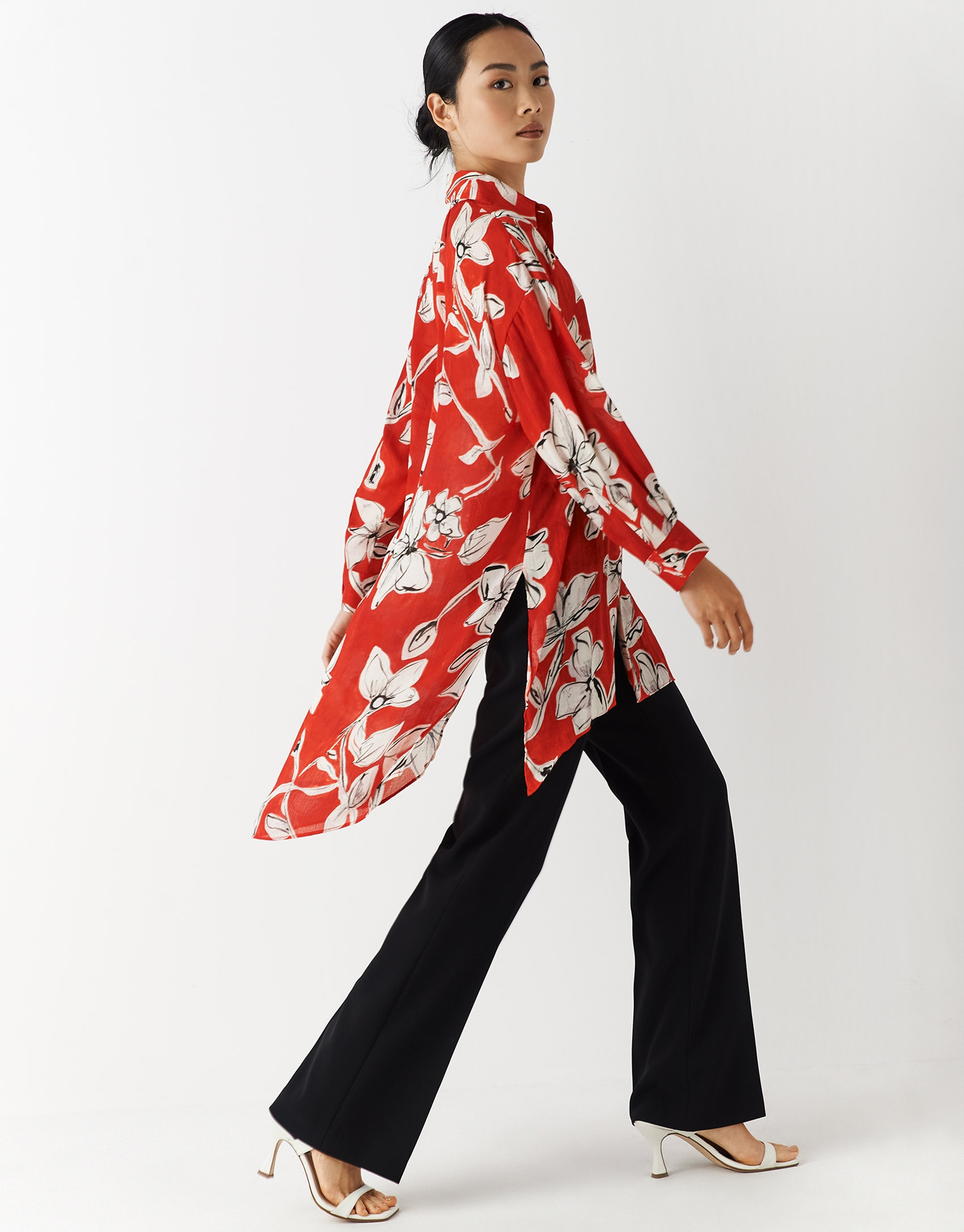 Oversize blouse with red and white floral ... | Roberto Verino