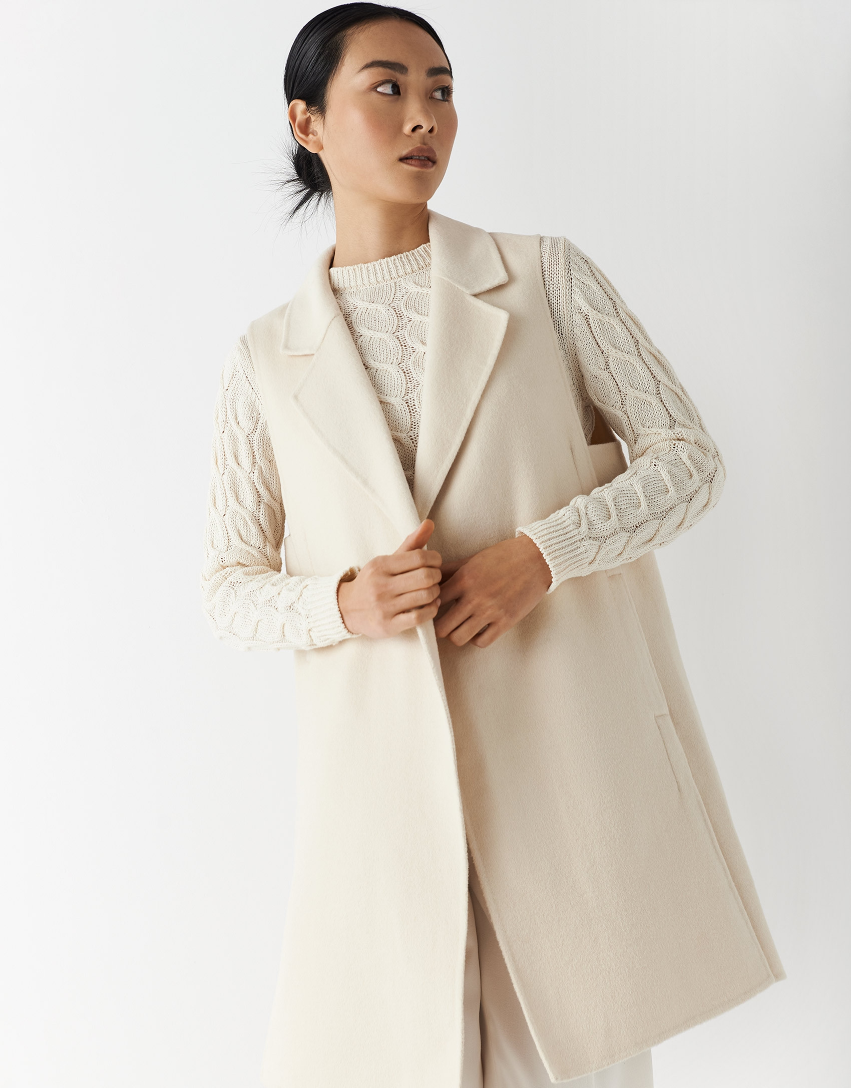 Long beige vest with lapels - AW2022 | Roberto Verino