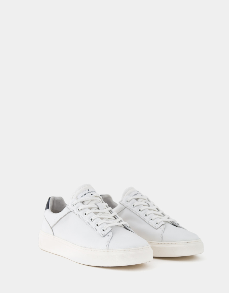 White trainers with blue heel - Man - AW2024 | Roberto Verino