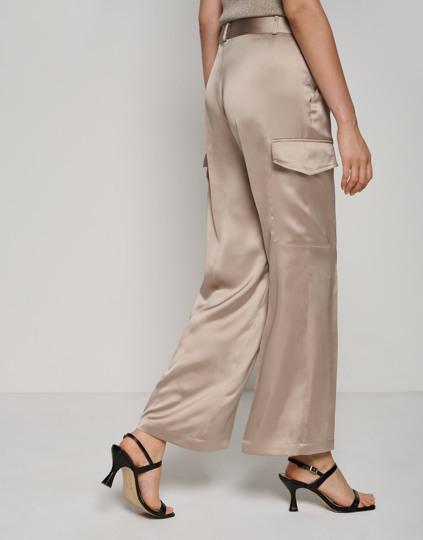 Pantalón ancho estilo cargo satén visón - Mujer | Roberto Verino