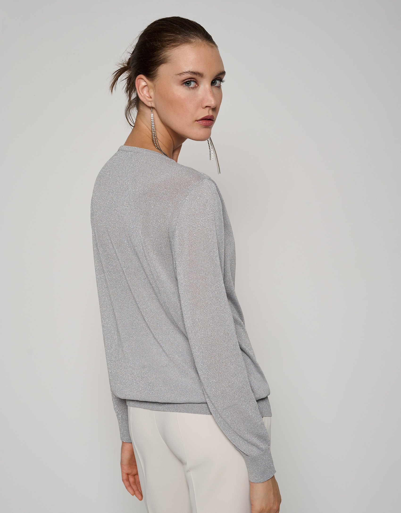 Jersey punto metalizado gris con escote pico | Roberto Verino