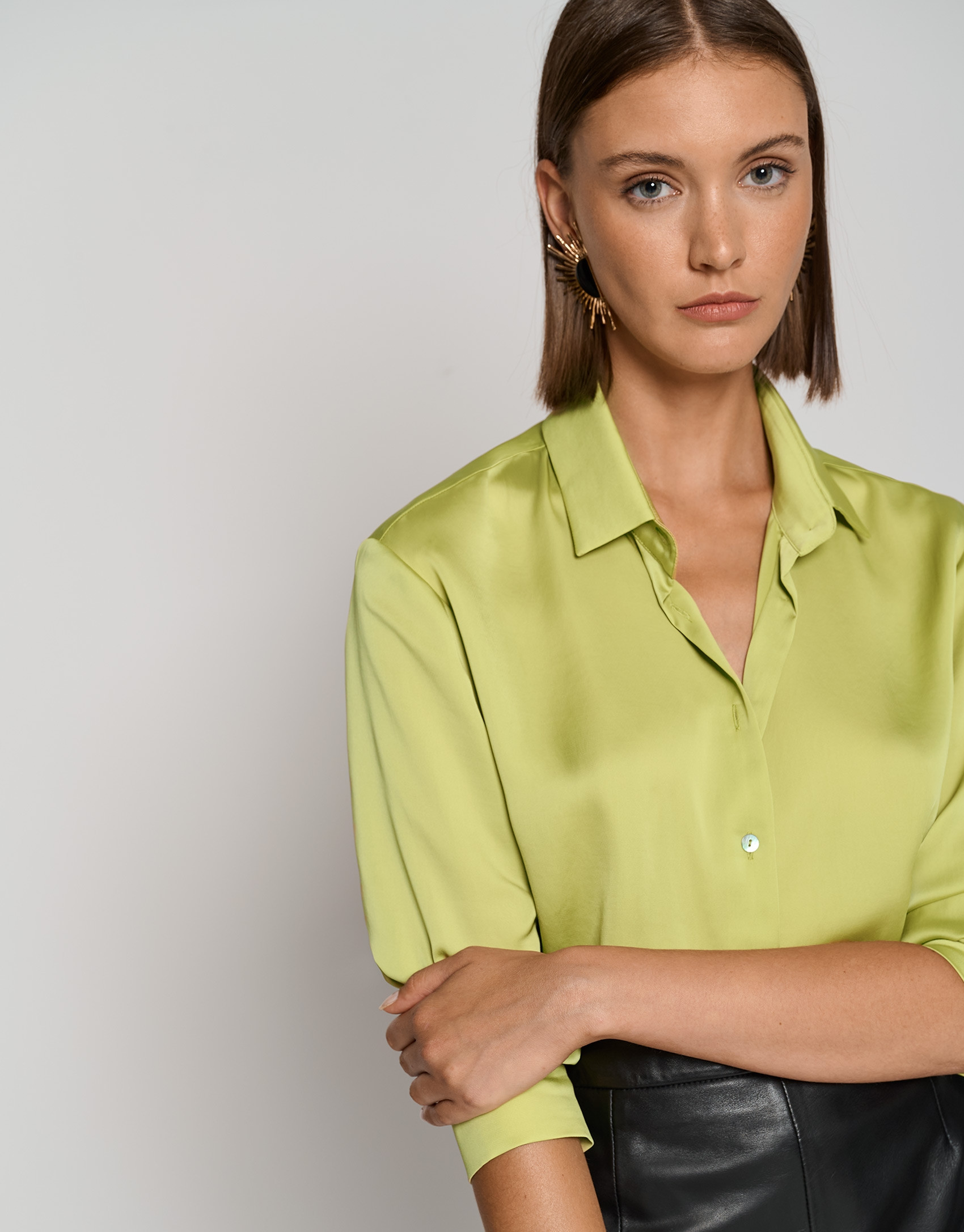 Green satiny-finish shirt - Woman - AW2023 | Roberto Verino