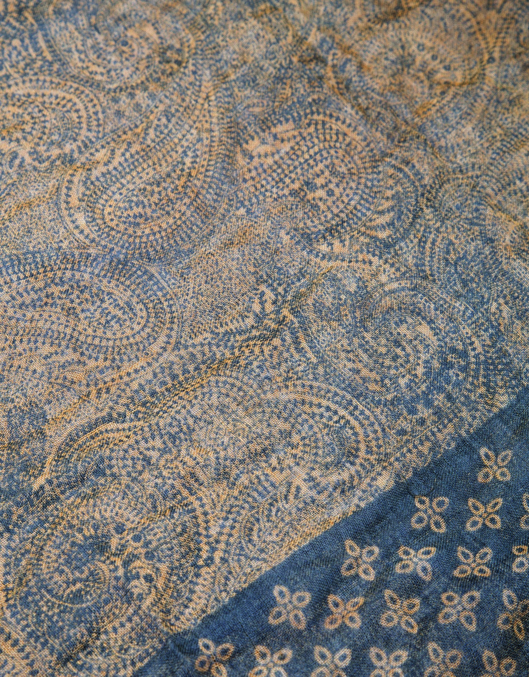 Foulard estampado oro kaki