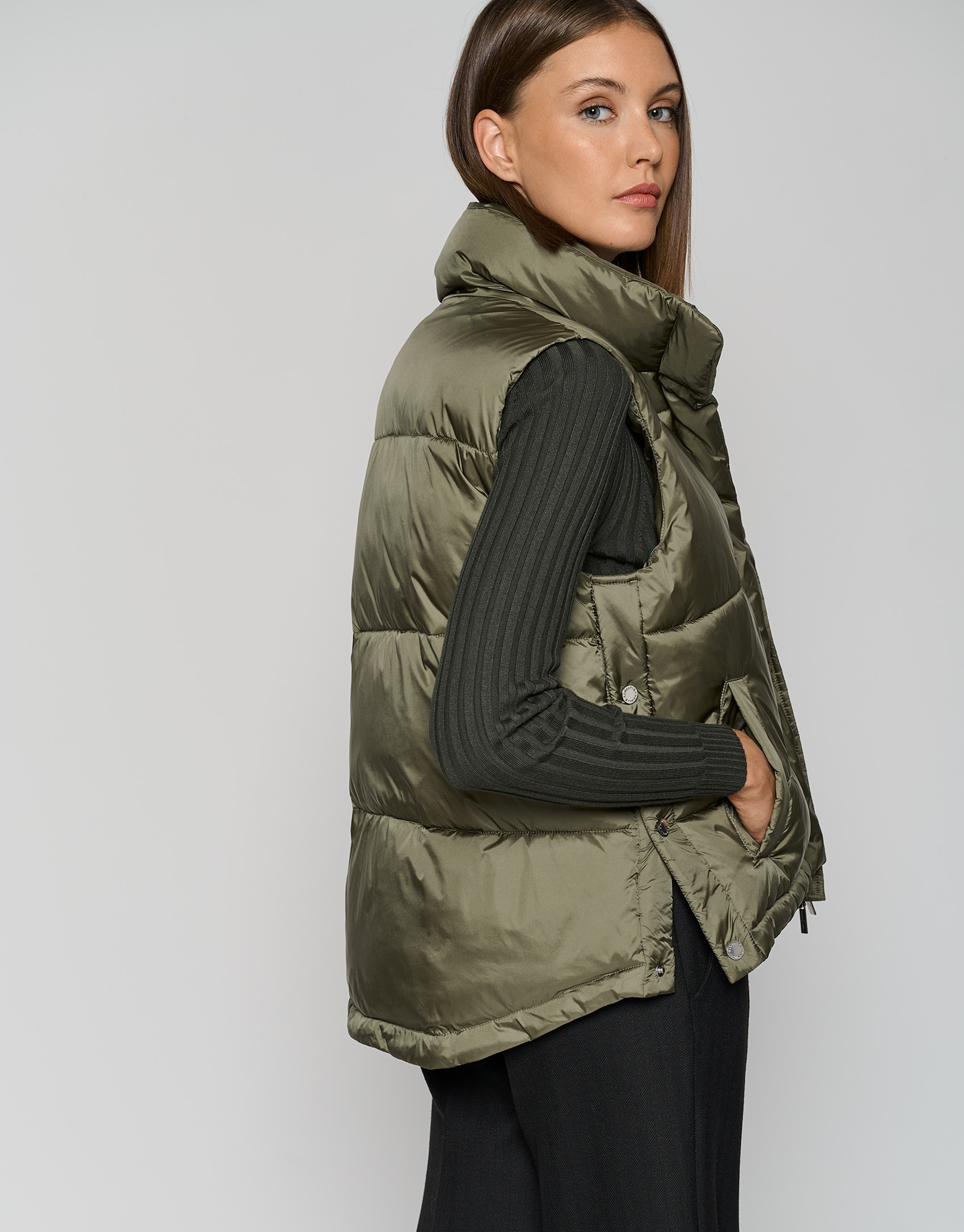 Green quilted vest - Woman - AW2023 | Roberto Verino