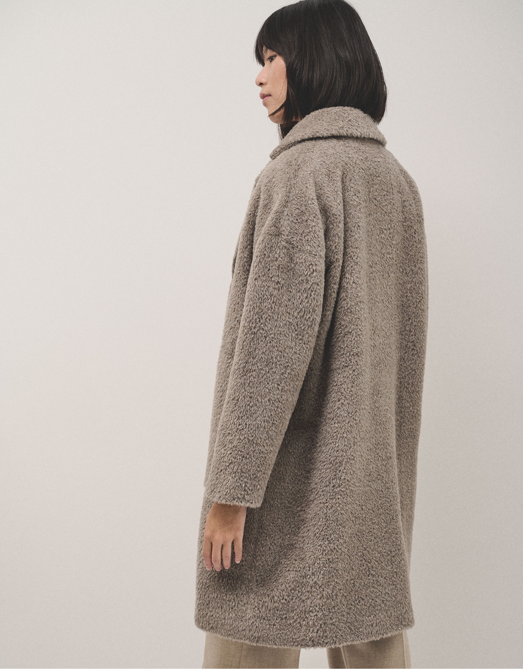 Long camel alpaca fur and wool coat - Woman | Roberto Verino