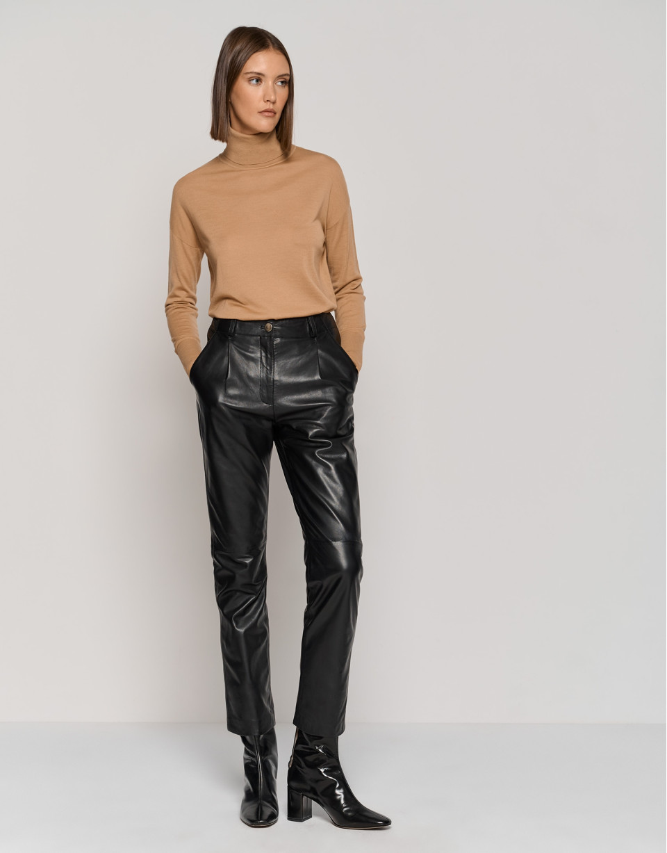 Camel fine gauge knit sweater with cowl neckline | Roberto Verino